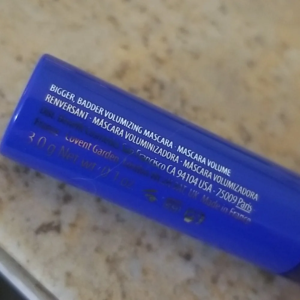 4/25 bundle item. benefit BADgal BANG mascara